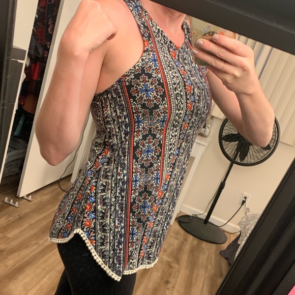 Cute top - Picture 4 of 5